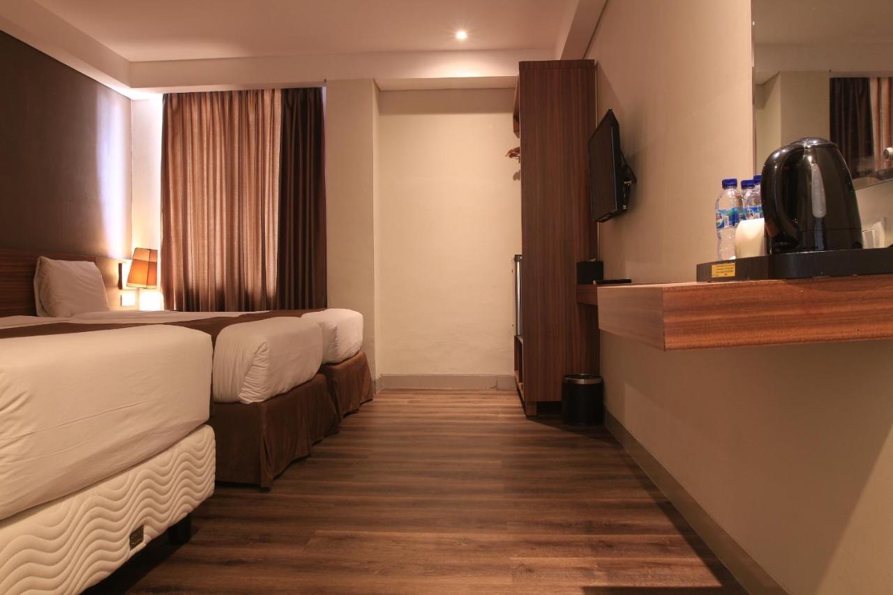 เอช บูทิก โฮเต็ล ย้อกยาการ์ต้า Hotel ยอกยาการ์ตา ภายนอก รูปภาพ