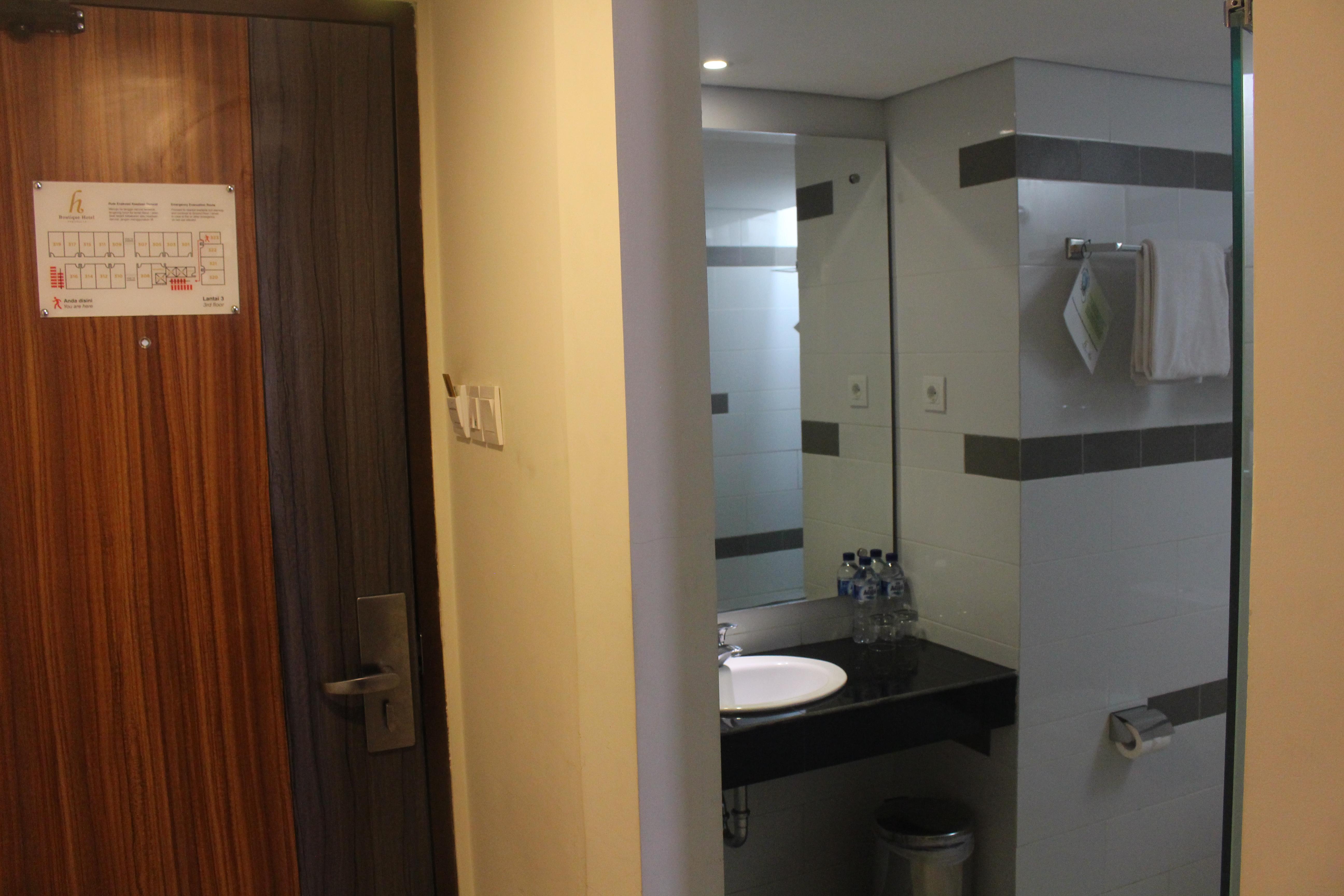 เอช บูทิก โฮเต็ล ย้อกยาการ์ต้า Hotel ยอกยาการ์ตา ภายนอก รูปภาพ