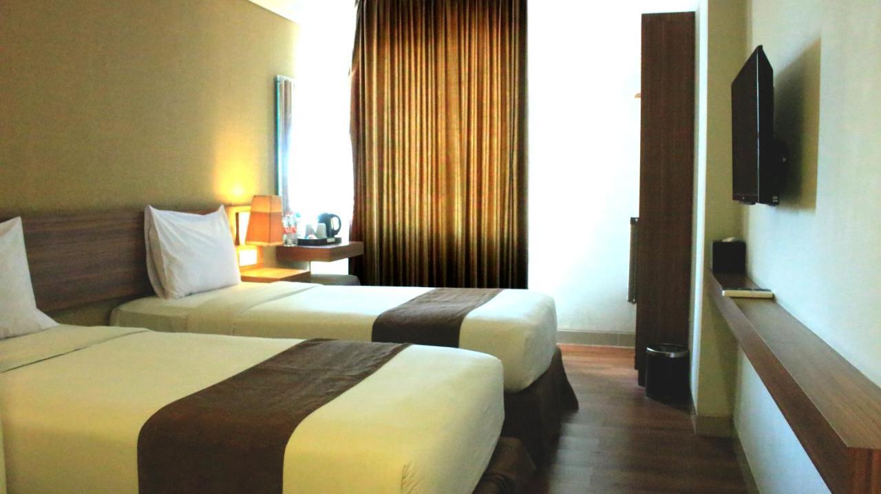 เอช บูทิก โฮเต็ล ย้อกยาการ์ต้า Hotel ยอกยาการ์ตา ภายนอก รูปภาพ