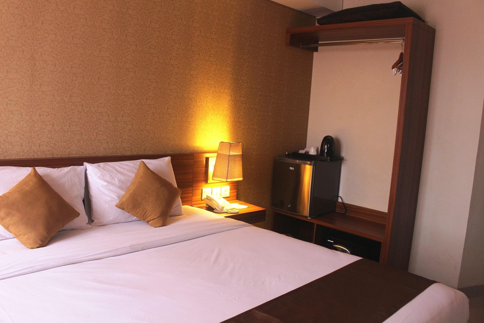 เอช บูทิก โฮเต็ล ย้อกยาการ์ต้า Hotel ยอกยาการ์ตา ภายนอก รูปภาพ
